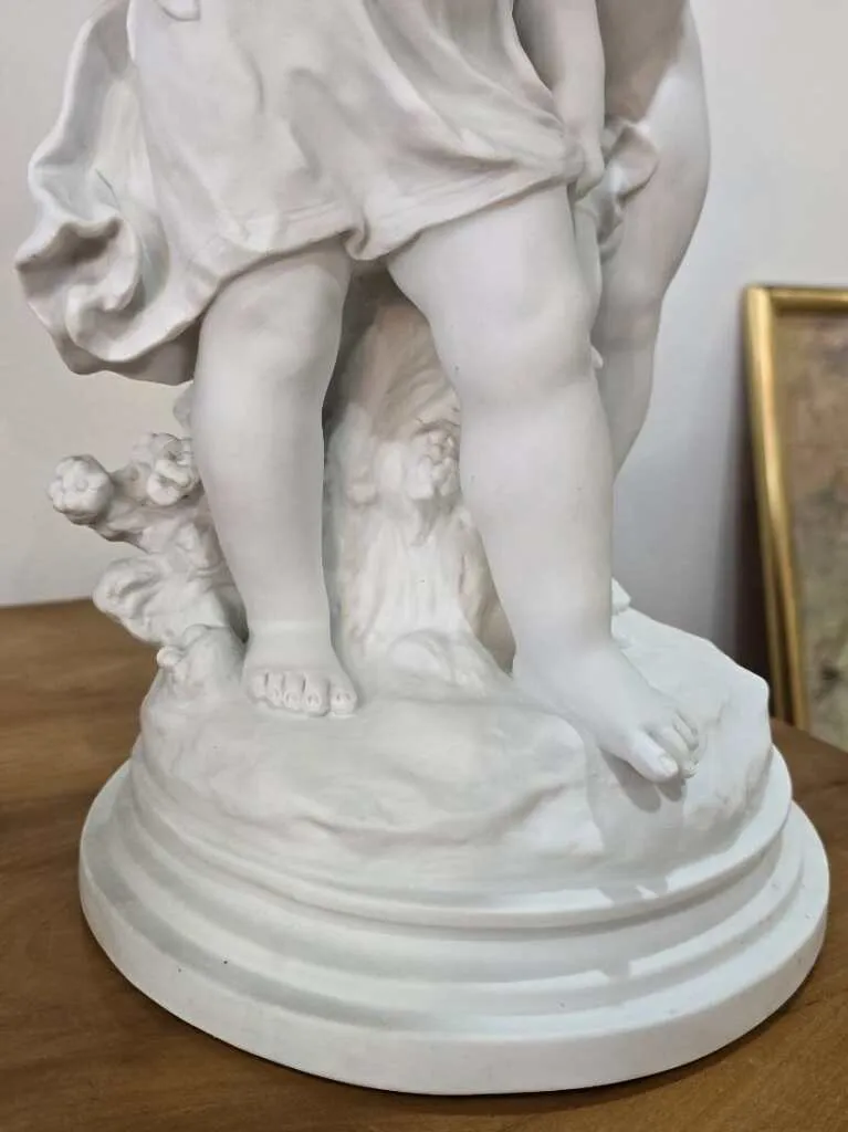 Statuette Biscuit signé Auguste Moreau