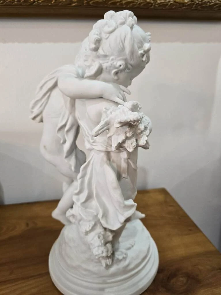 Statuette Biscuit signé Auguste Moreau