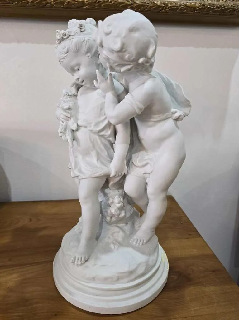 Statuette Biscuit signé Auguste Moreau