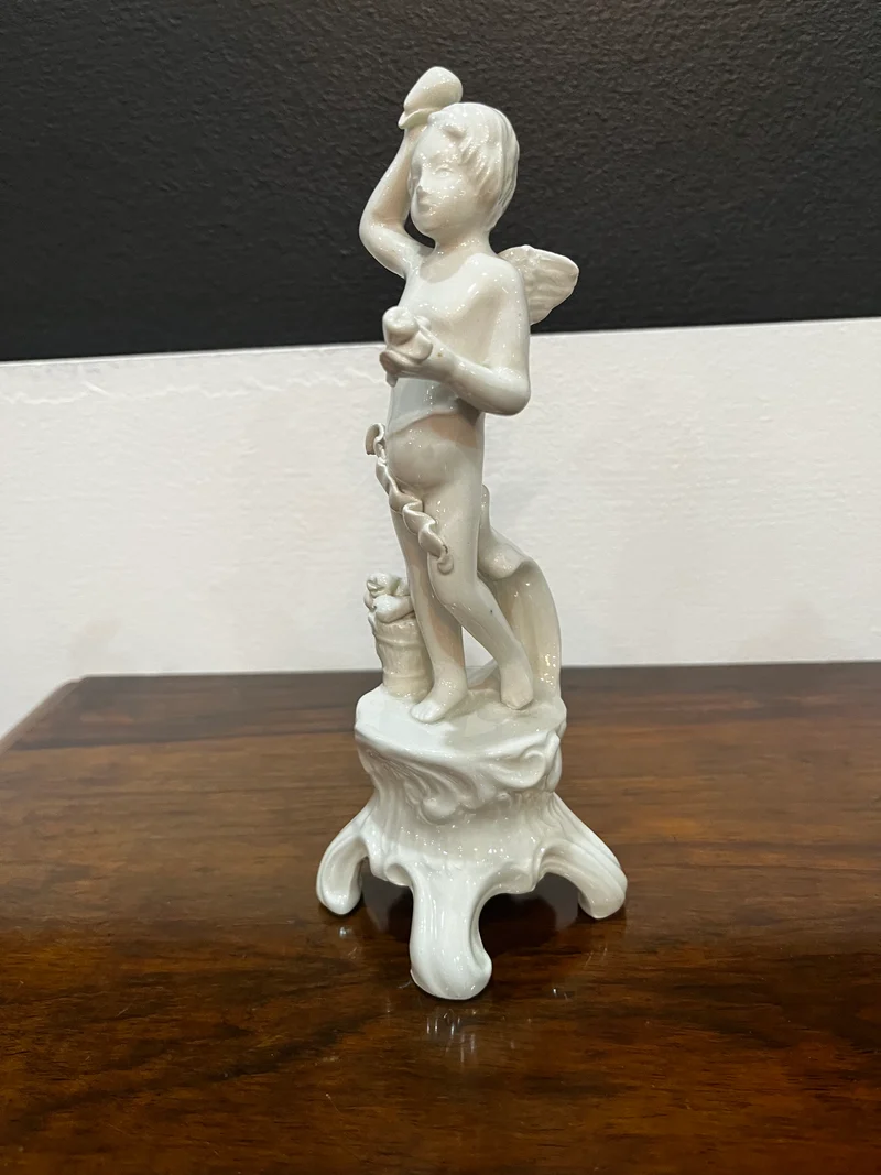 Sculpture Ange vintage en porcelaine