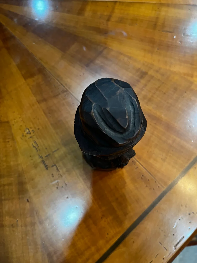 Sculpture tête en bois signé Villalba