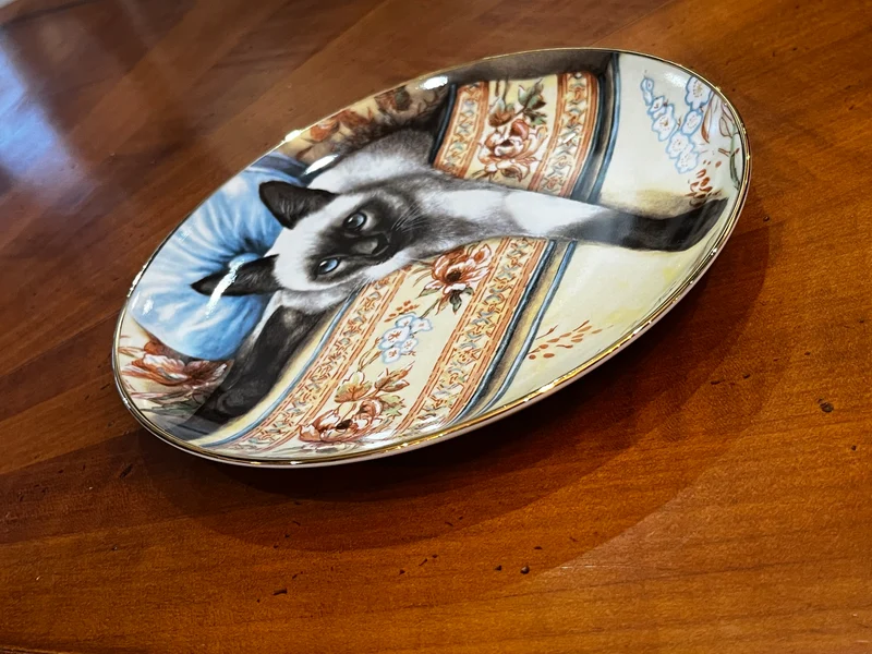 Assiette en porcelaine fine édition limitée by Daphne Baxter