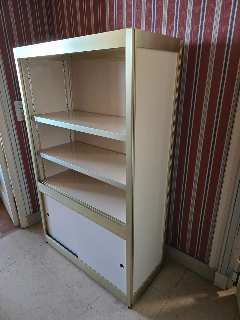 Commode design ouverte vintage