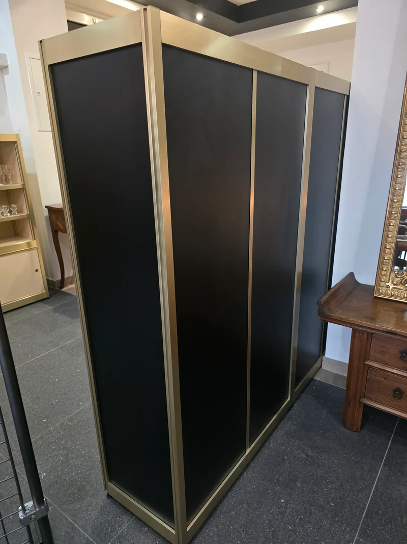 Meuble design années 70 noir et or