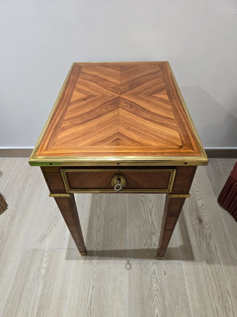 Table d’appoint marqueterie ancienne style directoire empire