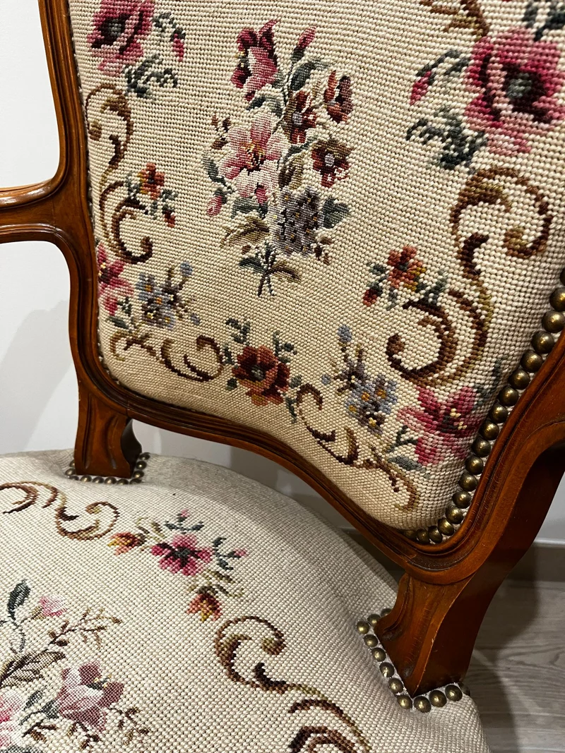 Fauteuils tapissés style Louis XV