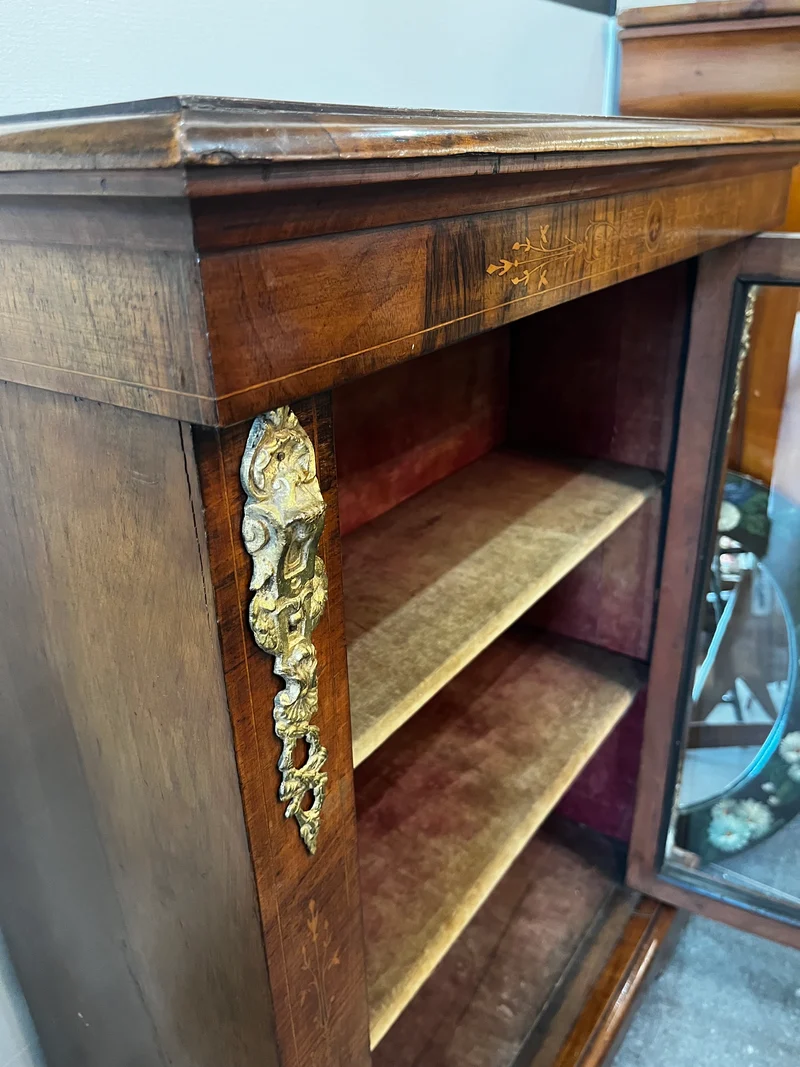 Vitrine marqueterie XIX eme CHARLE X