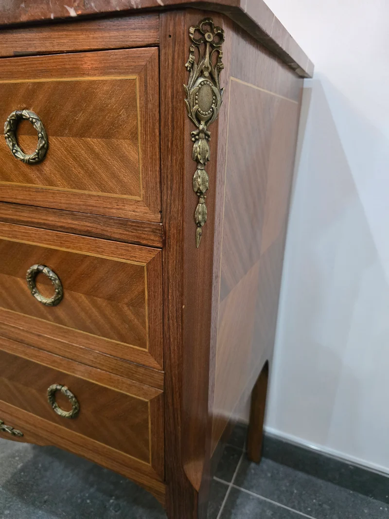Commode marqueterie style transitoire