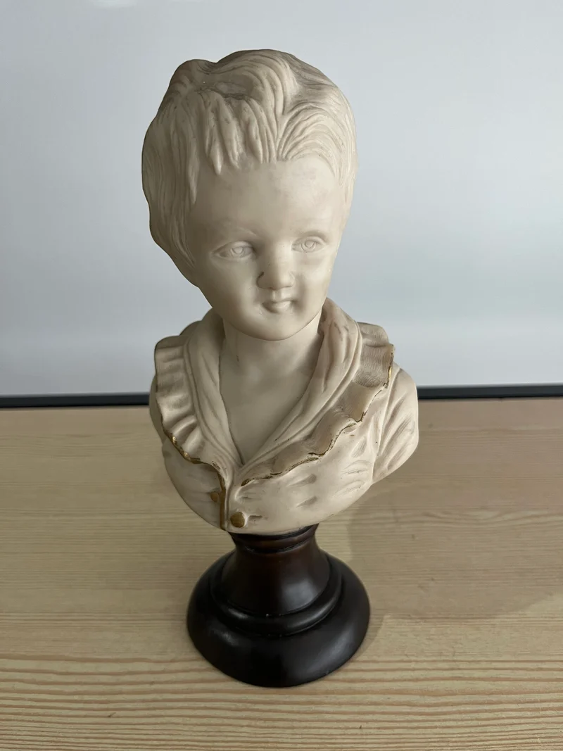 Buste d’enfant albâtre et résine