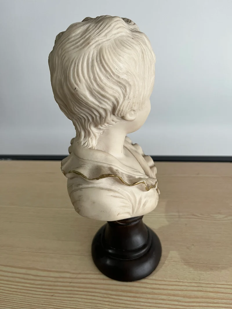 Buste d’enfant albâtre et résine