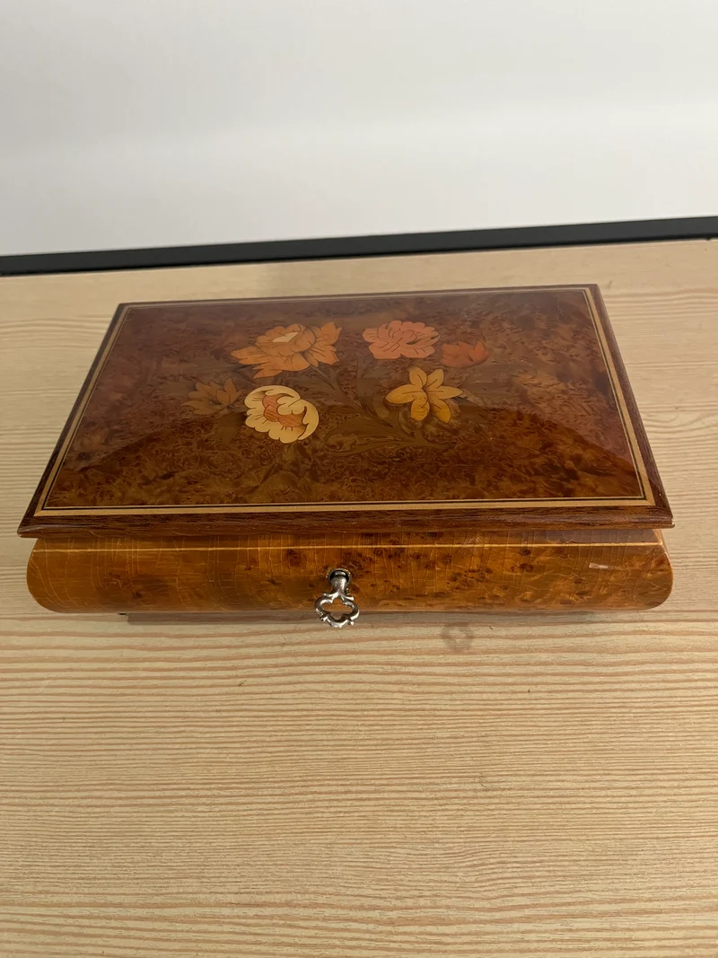 Boîte à bijoux musicale