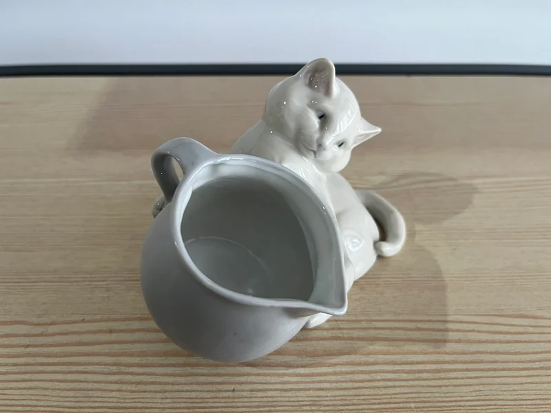 Statuette vintage chat en porcelaine