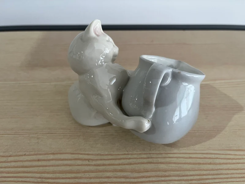 Statuette vintage chat en porcelaine