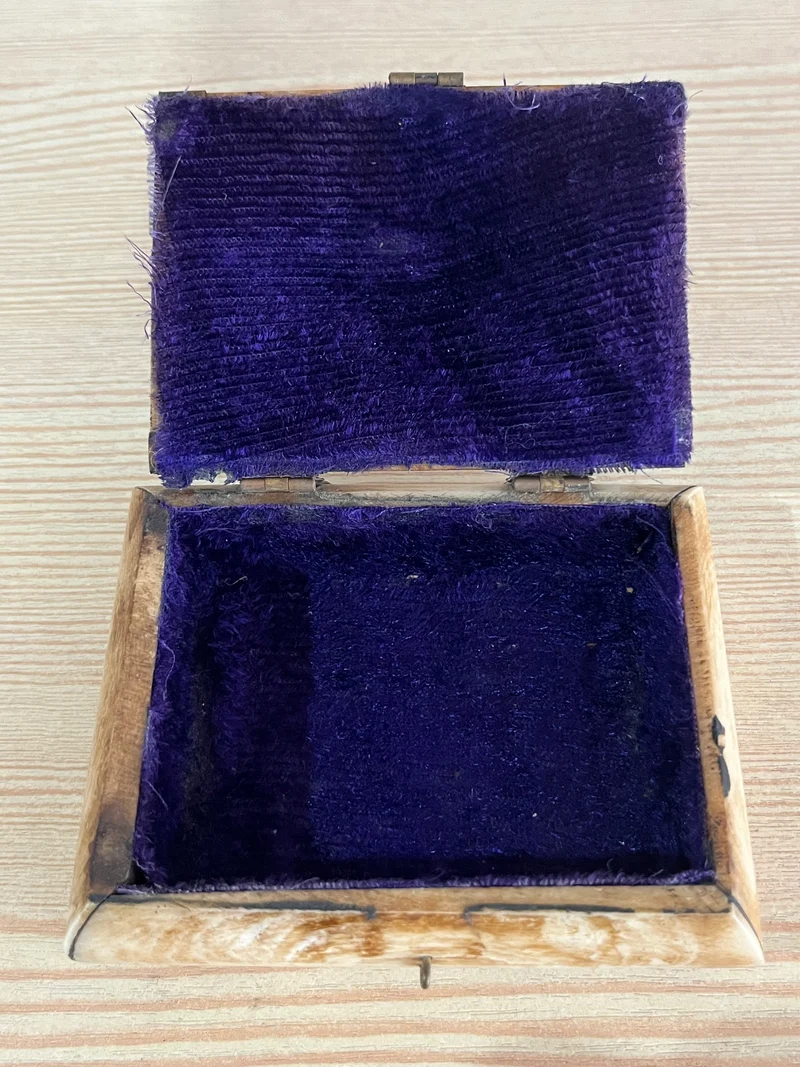 Boîte à bijoux en corne