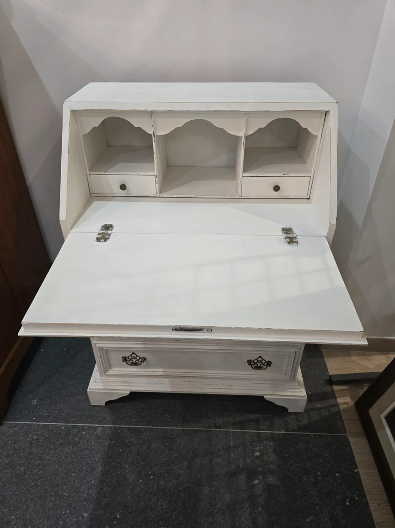 Secrétaire blanc