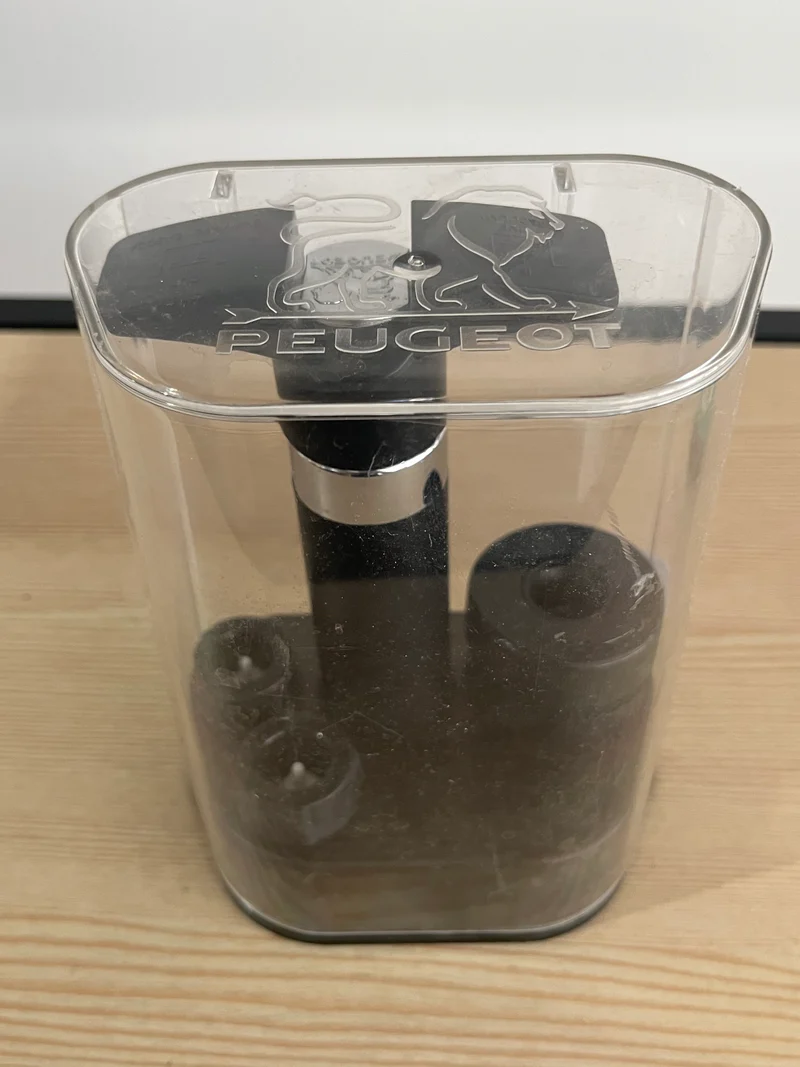 Décanteur vin Peugeot