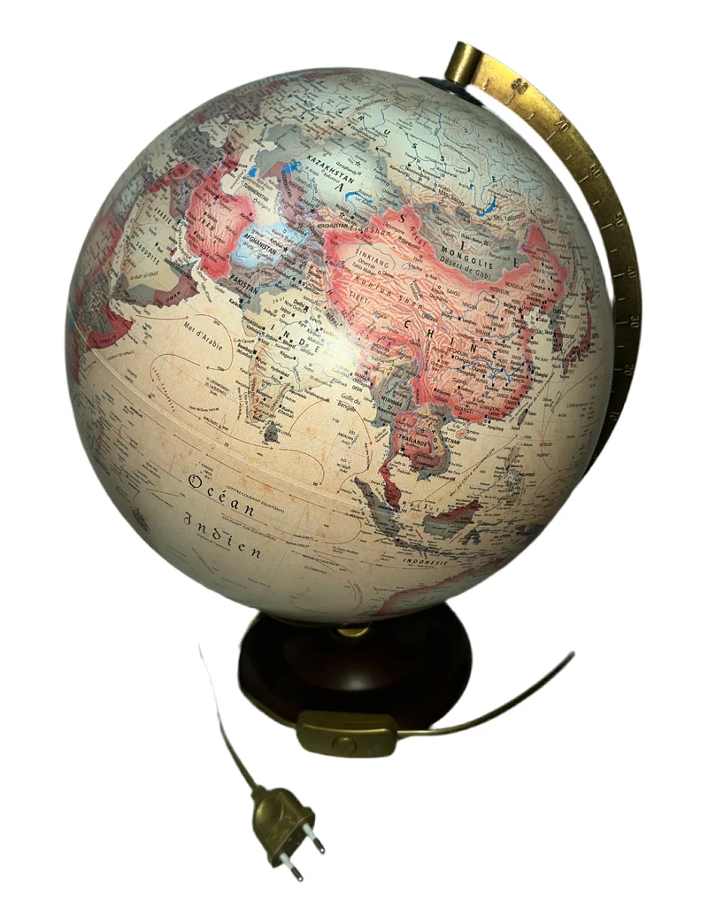 Mapmonde lumineuse