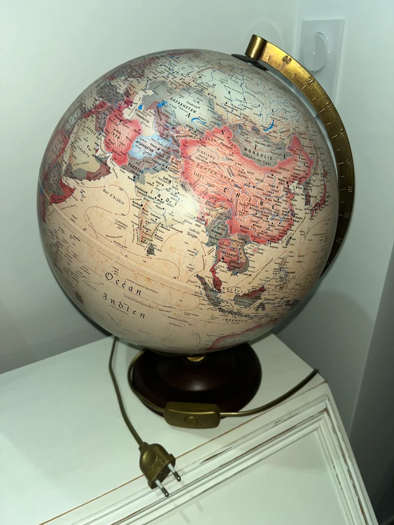 Mapmonde lumineuse