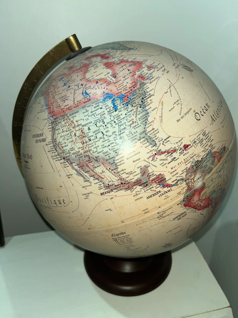 Mapmonde lumineuse
