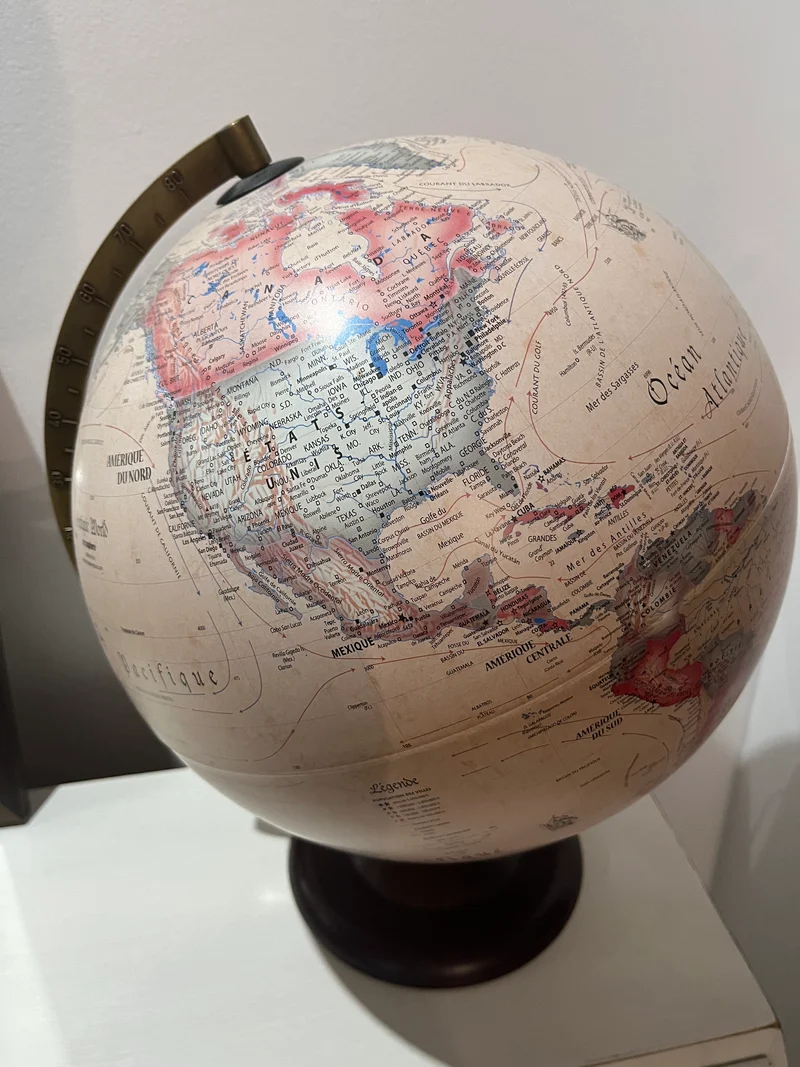 Mapmonde lumineuse