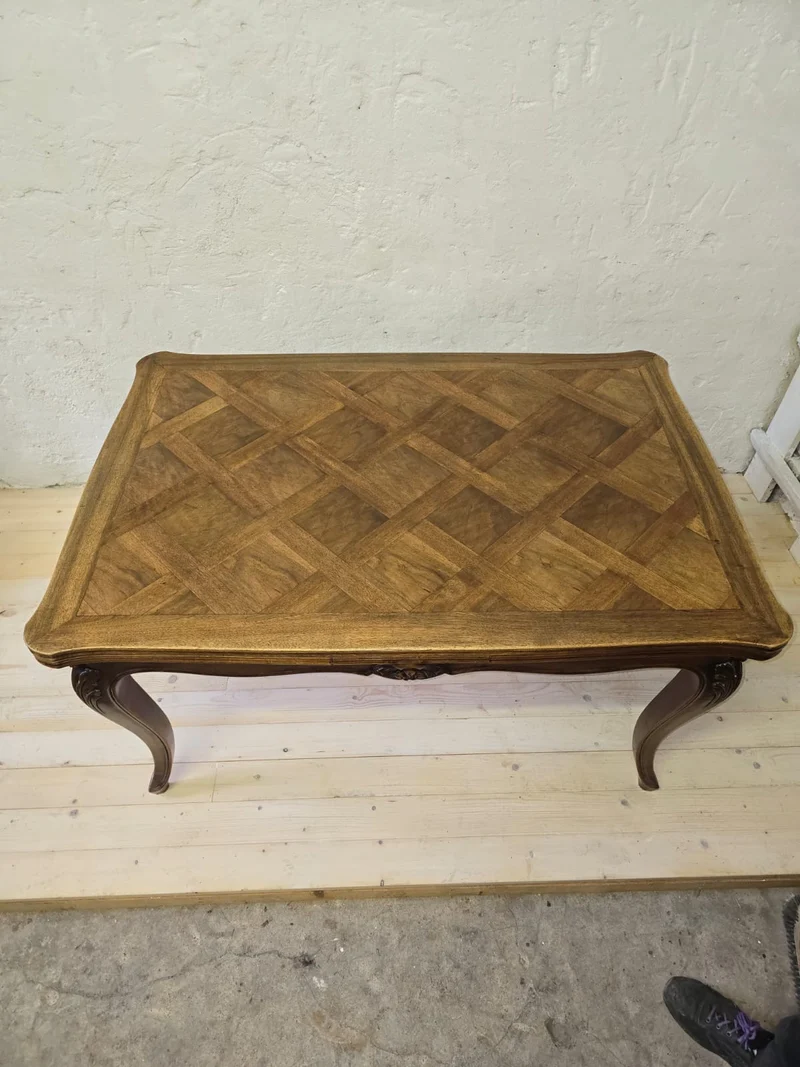 Table style Louis XV à rallonges