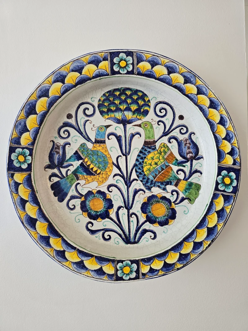 Grand plat en faillance , decor oiseau