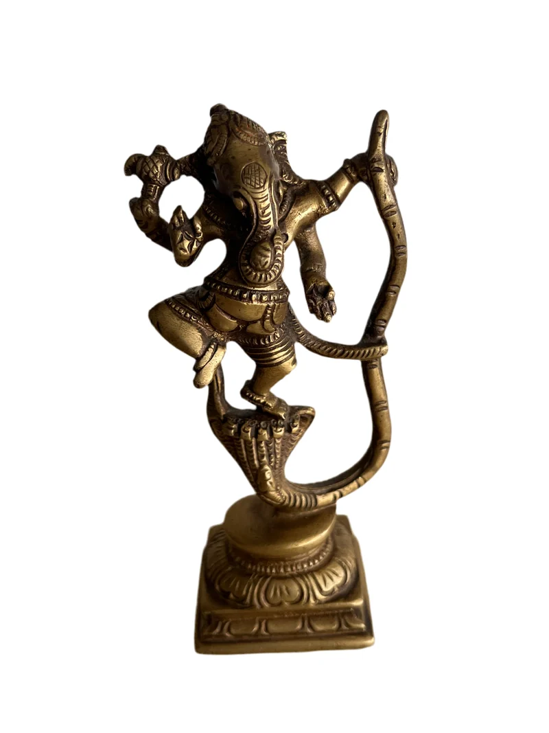 Statuette de Ganesha dansant sur cobra