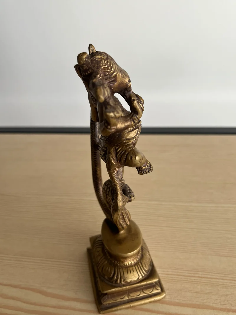 Statuette de Ganesha dansant sur cobra