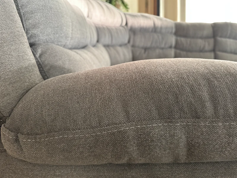 UltraPlush™ Manual‑Reclining Sectional in Woven Performance Fabric – 7006
