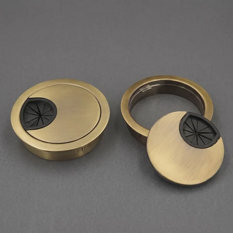 Obturateur passe câbles Aura Core | Silence Visuel & Alliage de Zinc Premium