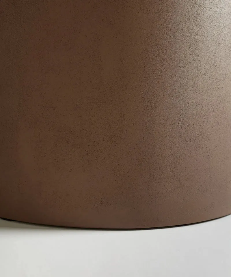 Mesa de Comedor Ovalada en Microcemento Juno Brown