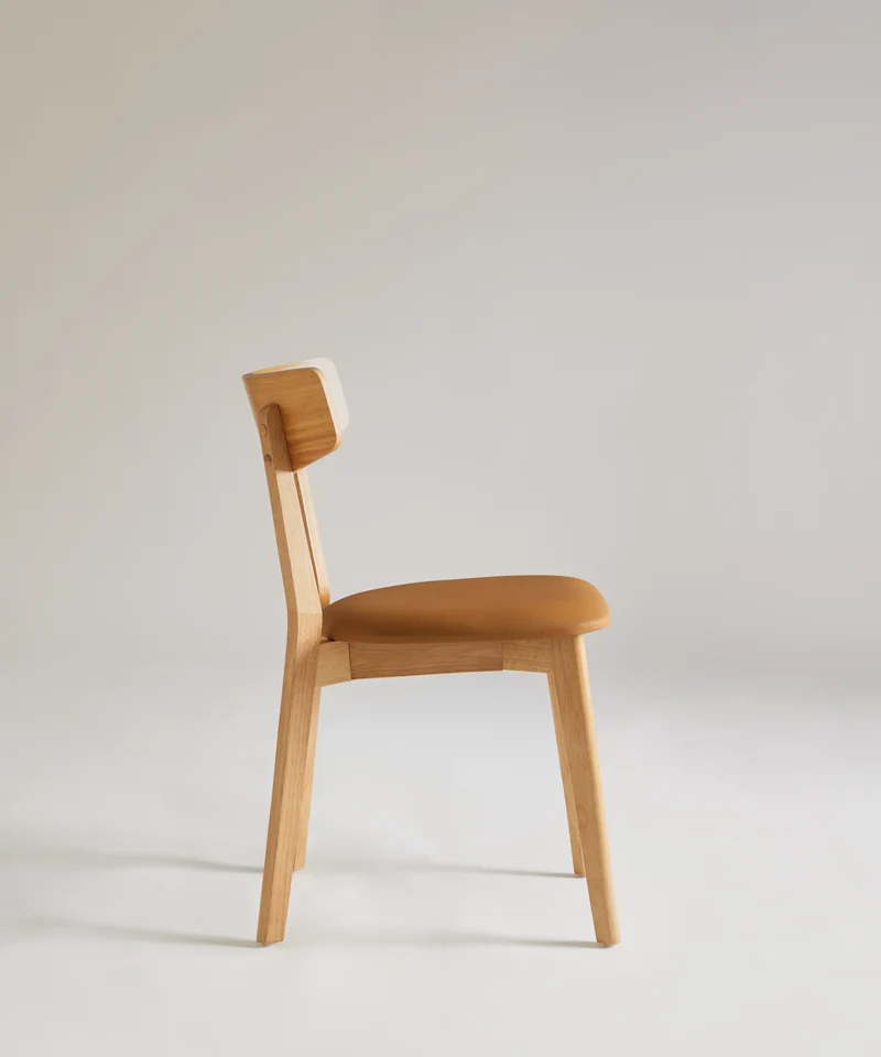 Silla de Comedor de Madera Maciza y Tapizada Aria