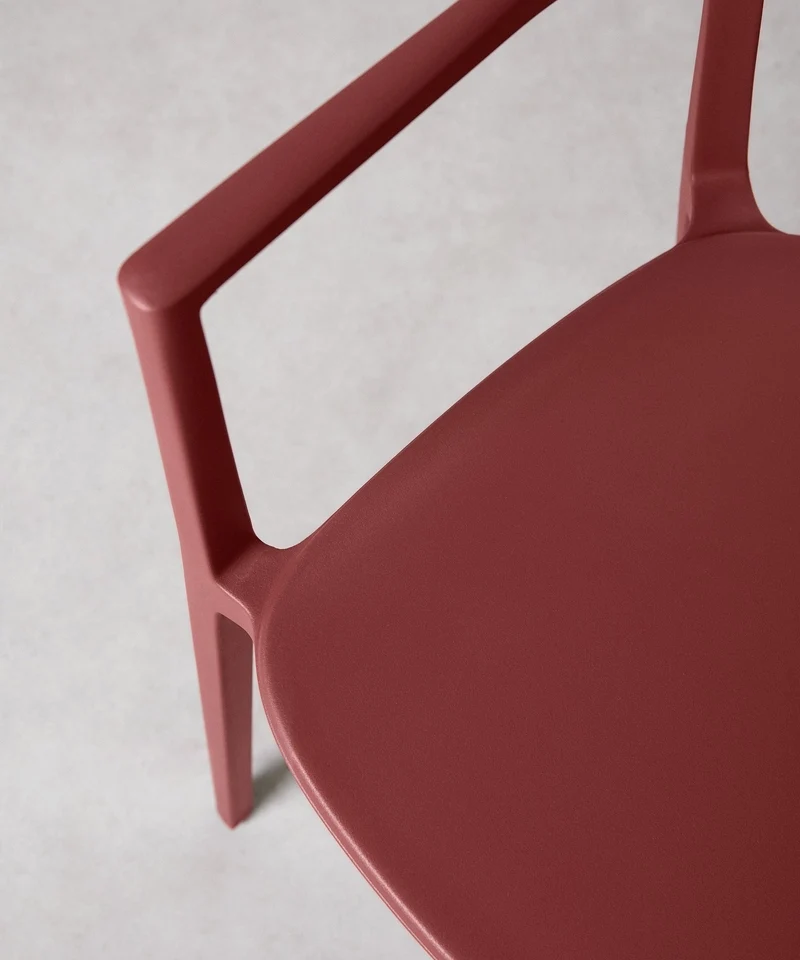 Silla de Polipropileno con Reposabrazos Naomi