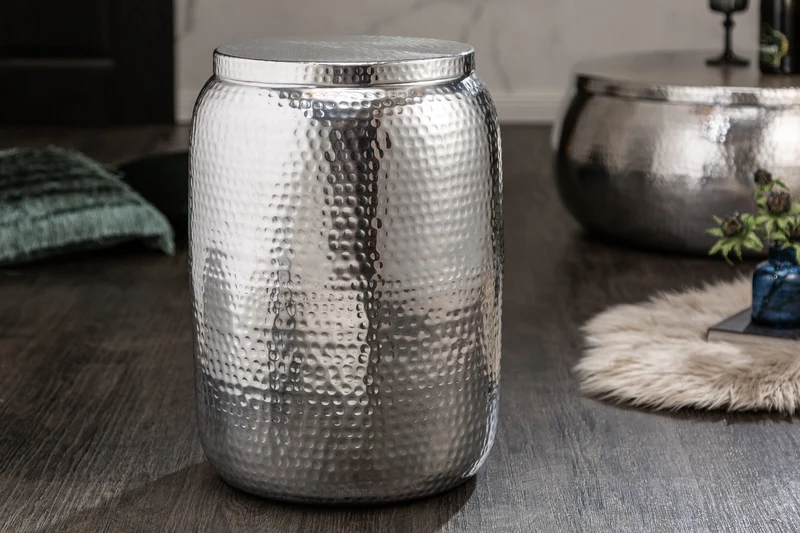 Table d’appoint faite main ORIENT STORAGE 50cm design martelé en argent avec espace de rangement rond