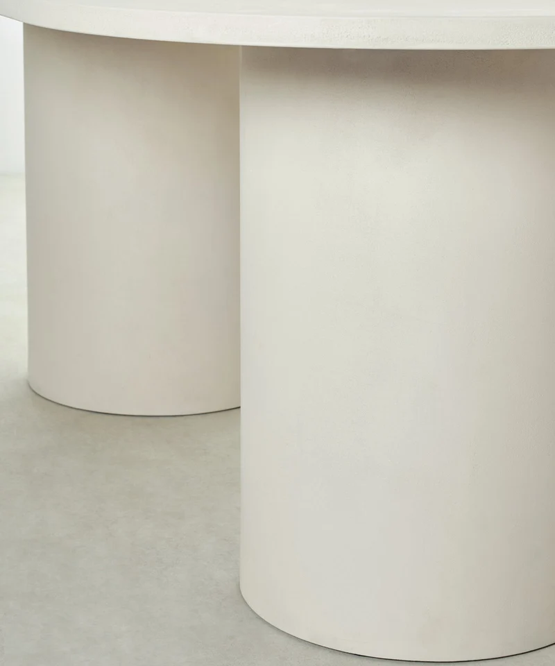 Mesa de Comedor Ovalada en Microcemento Juno