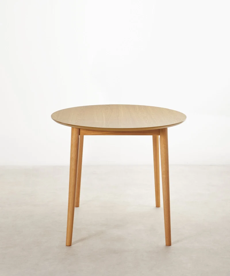 Mesa de comedor de madera ovalada Tina (130 cm)