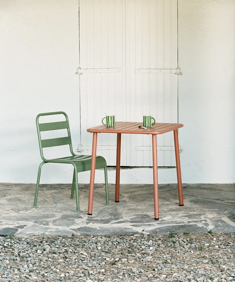 Mesa exterior de metal cuadrada Brisa (70x70 cm)