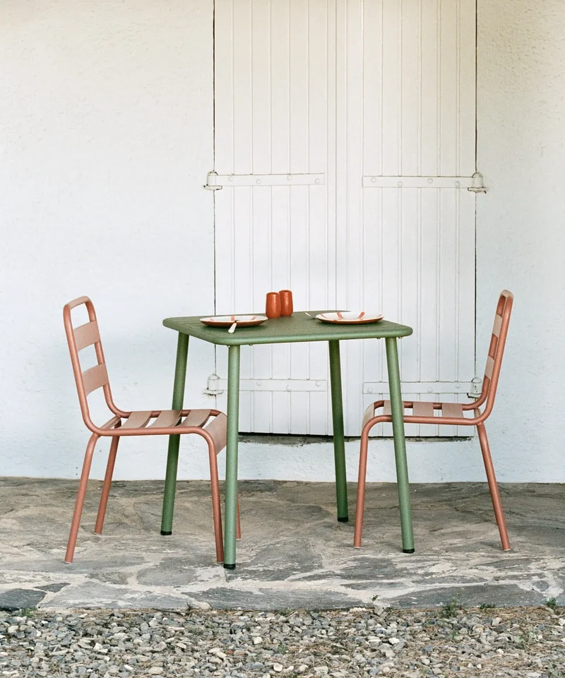 Mesa exterior de metal cuadrada Brisa (70x70 cm)