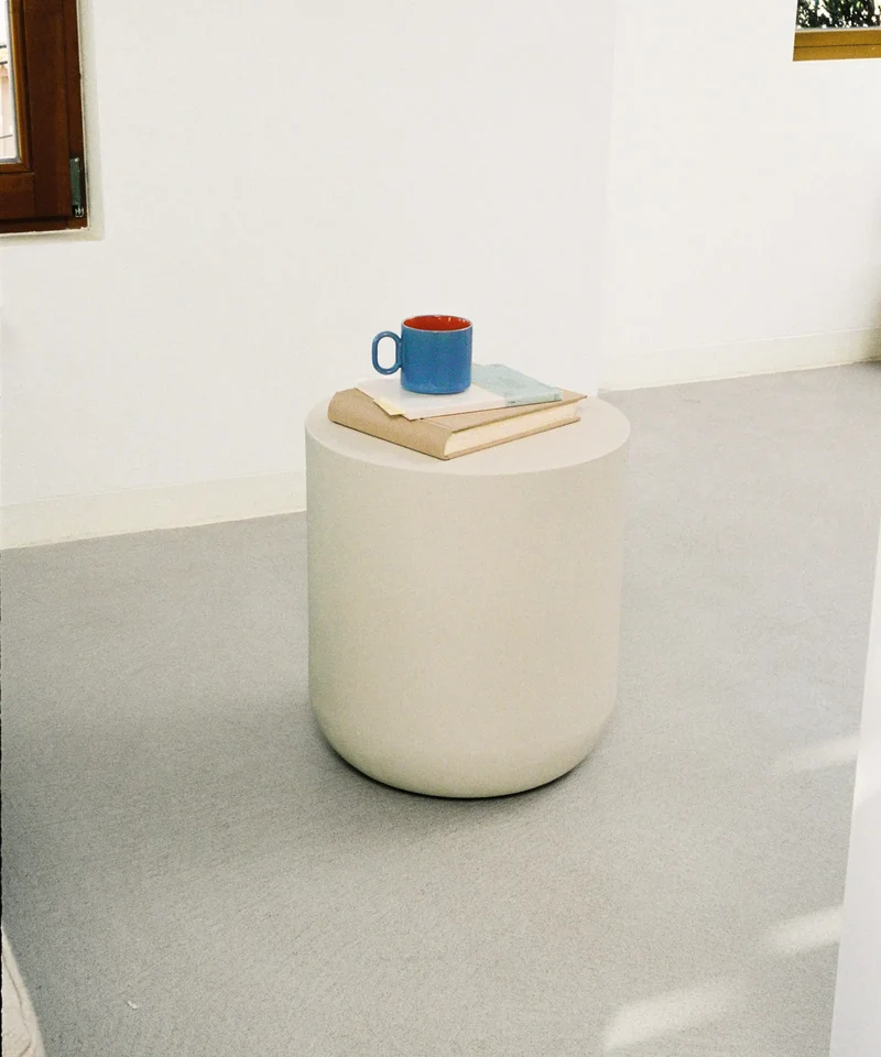 Mesa Auxiliar de Microcemento de Nide