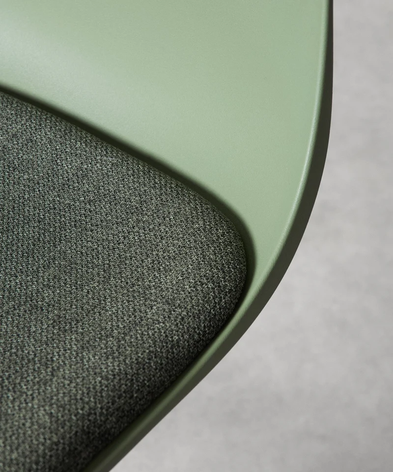 Silla de Oficina de Polipropileno y Asiento de Tela Annie