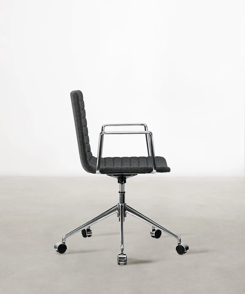 Silla de Escritorio Tapizada y Ajustable Jamie