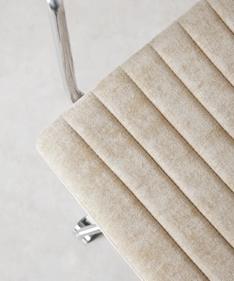 Silla de Escritorio Tapizada y Ajustable Jamie