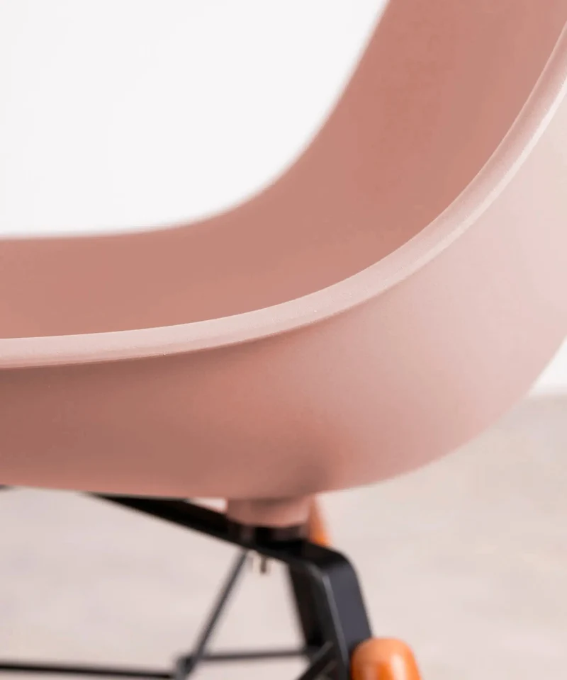 Silla de Polipropileno y Madera con Reposabrazos Elon Arms