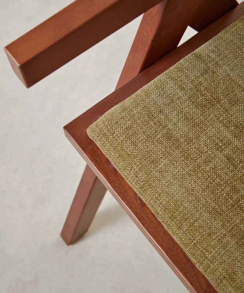 Silla de Comedor en Madera Tapizada con Reposabrazos Pauline Arms