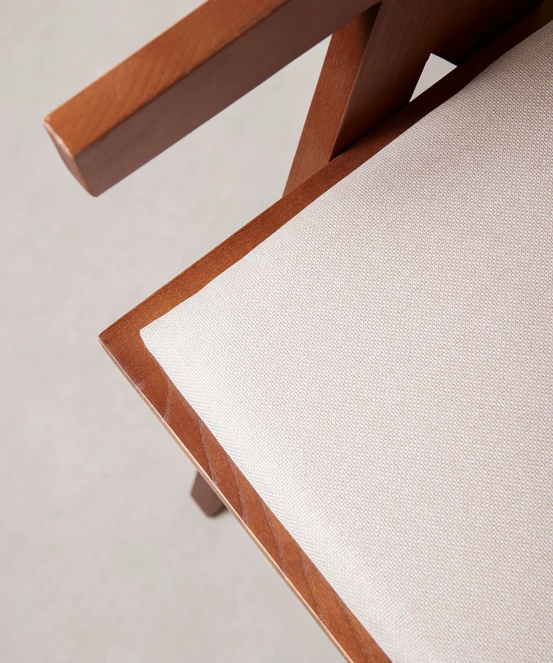 Silla de Comedor en Madera Tapizada con Reposabrazos Pauline Arms