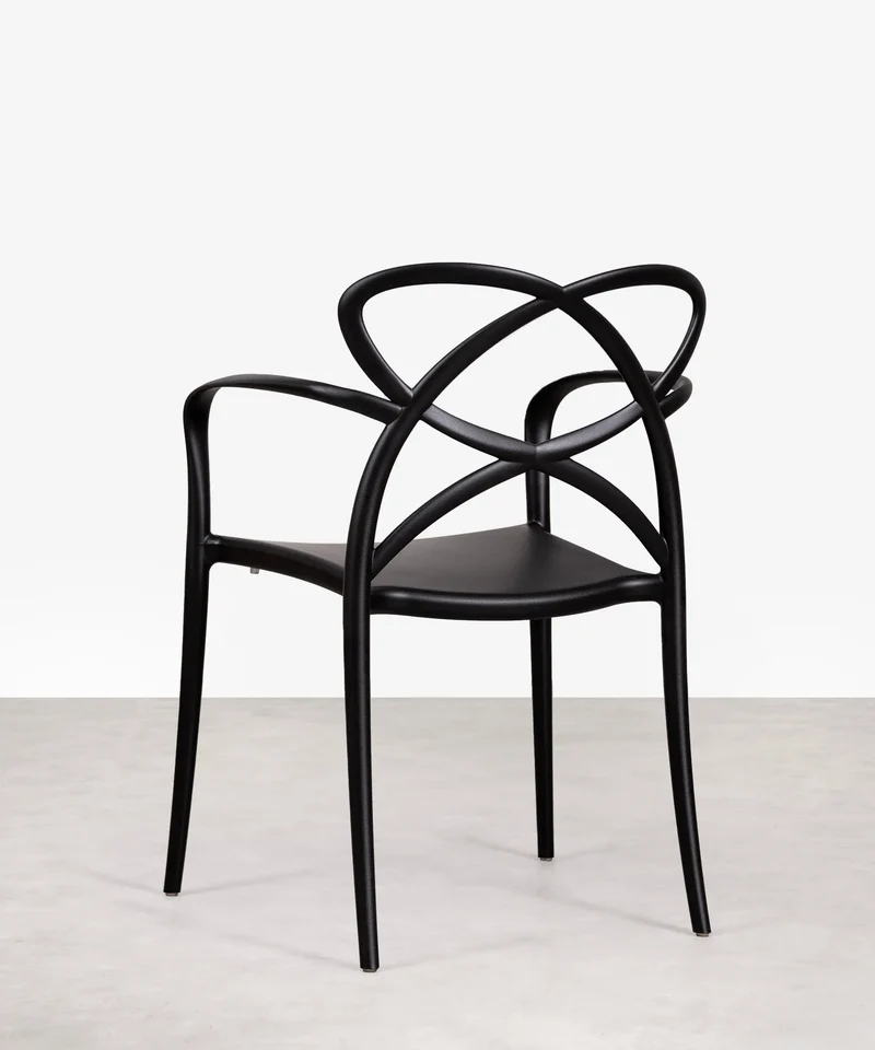 Silla de Polipropileno con Reposabrazos Maestro Arms