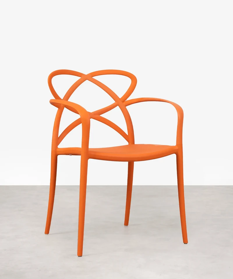 Silla de Polipropileno con Reposabrazos Maestro Arms