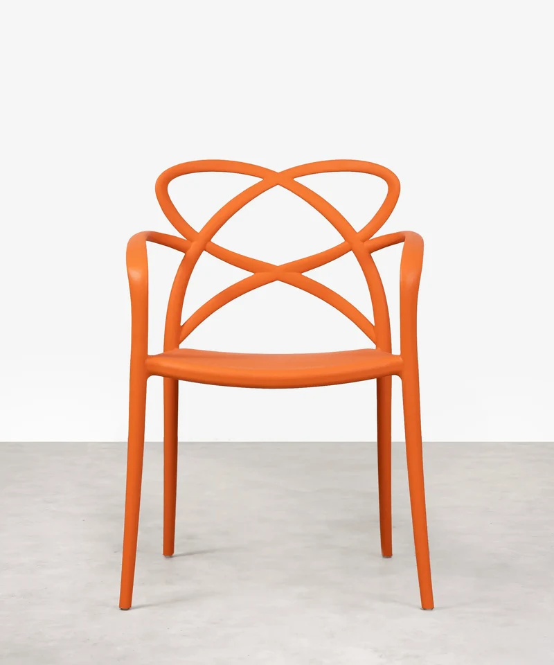 Silla de Polipropileno con Reposabrazos Maestro Arms