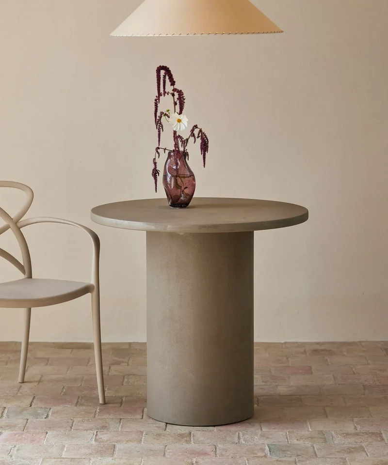 Silla de Polipropileno con Reposabrazos Maestro Arms