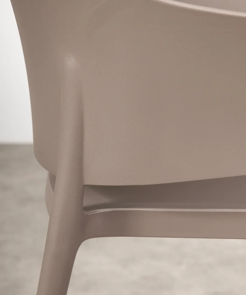 Silla de Polipropileno con Reposabrazos Liam